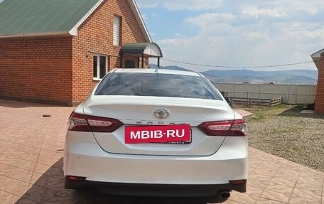 Toyota Camry, 2019 год, 2 450 000 рублей, 5 фотография