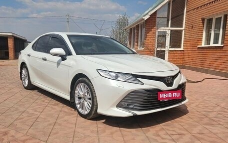 Toyota Camry, 2019 год, 2 450 000 рублей, 3 фотография