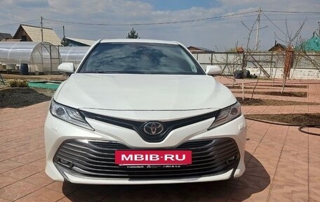Toyota Camry, 2019 год, 2 450 000 рублей, 2 фотография