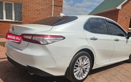Toyota Camry, 2019 год, 2 450 000 рублей, 6 фотография