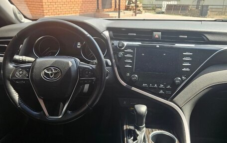 Toyota Camry, 2019 год, 2 450 000 рублей, 8 фотография