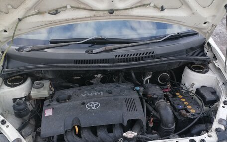 Toyota Ist II, 2002 год, 590 000 рублей, 3 фотография