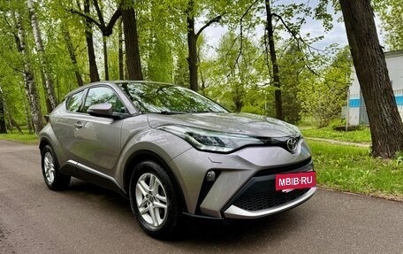Toyota C-HR I рестайлинг, 2020 год, 2 495 000 рублей, 13 фотография
