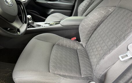 Toyota C-HR I рестайлинг, 2020 год, 2 495 000 рублей, 33 фотография