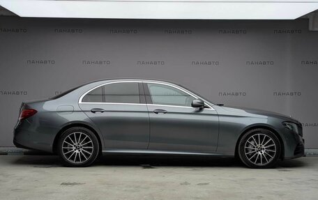 Mercedes-Benz E-Класс, 2018 год, 3 247 000 рублей, 4 фотография
