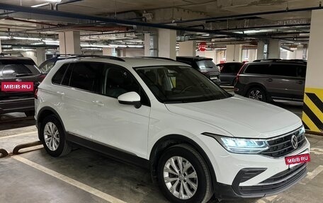 Volkswagen Tiguan II, 2021 год, 2 350 000 рублей, 8 фотография