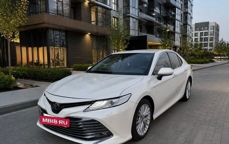 Toyota Camry, 2020 год, 2 560 000 рублей, 2 фотография