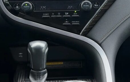 Toyota Camry, 2019 год, 3 150 000 рублей, 8 фотография