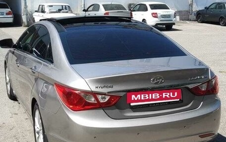 Hyundai Sonata VI, 2011 год, 1 210 000 рублей, 2 фотография