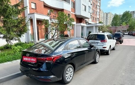 Hyundai Solaris II рестайлинг, 2022 год, 1 870 000 рублей, 5 фотография