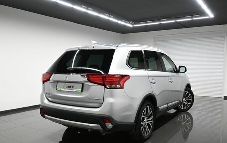 Mitsubishi Outlander III рестайлинг 3, 2018 год, 1 895 000 рублей, 2 фотография
