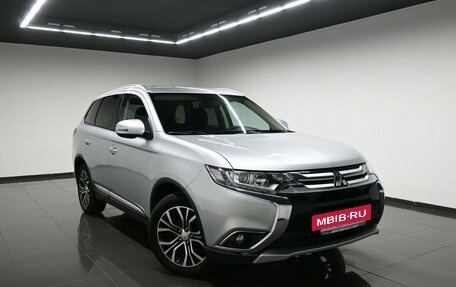 Mitsubishi Outlander III рестайлинг 3, 2018 год, 1 895 000 рублей, 5 фотография