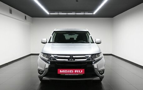 Mitsubishi Outlander III рестайлинг 3, 2018 год, 1 895 000 рублей, 3 фотография