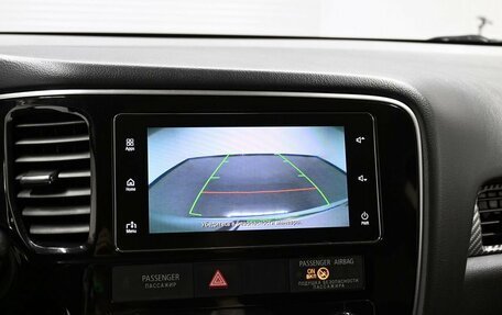 Mitsubishi Outlander III рестайлинг 3, 2018 год, 1 895 000 рублей, 16 фотография