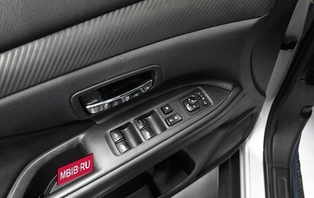 Mitsubishi Outlander III рестайлинг 3, 2018 год, 1 895 000 рублей, 22 фотография