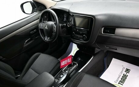 Mitsubishi Outlander III рестайлинг 3, 2018 год, 1 895 000 рублей, 14 фотография