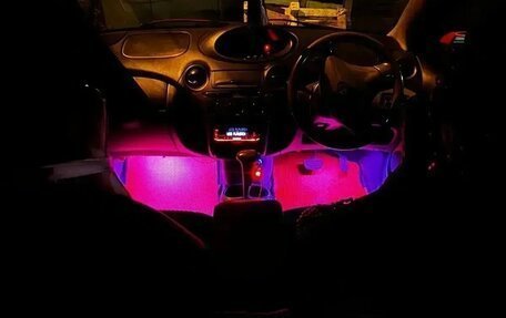 Toyota Vitz, 2000 год, 230 000 рублей, 2 фотография