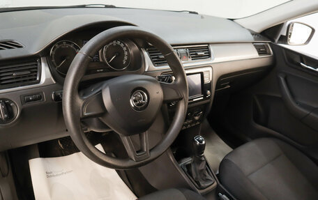 Skoda Rapid I, 2018 год, 1 379 000 рублей, 9 фотография