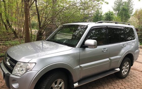Mitsubishi Pajero IV, 2011 год, 1 711 000 рублей, 2 фотография