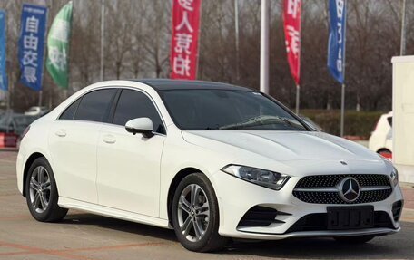 Mercedes-Benz A-Класс, 2022 год, 1 950 000 рублей, 5 фотография