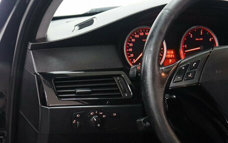 BMW 5 серия, 2005 год, 1 049 000 рублей, 11 фотография