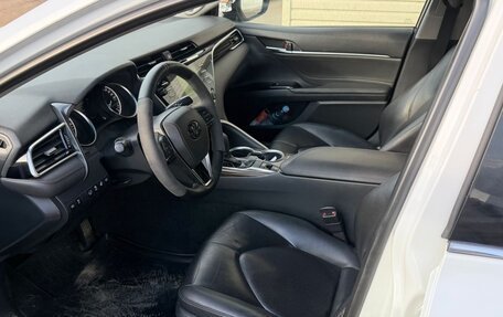 Toyota Camry, 2019 год, 2 088 000 рублей, 17 фотография