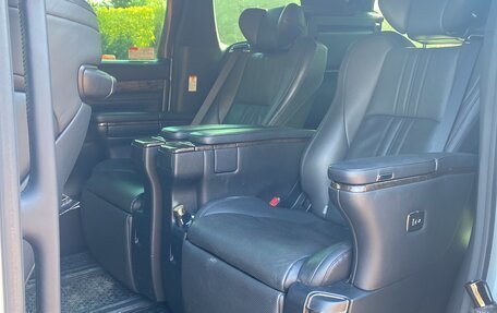 Toyota Alphard III, 2021 год, 6 100 000 рублей, 10 фотография