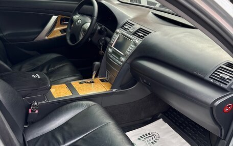 Toyota Camry, 2006 год, 1 050 000 рублей, 10 фотография