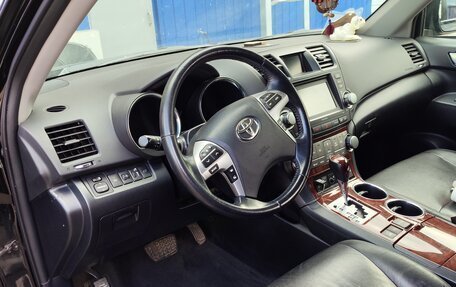 Toyota Highlander III, 2011 год, 1 800 000 рублей, 17 фотография