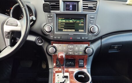Toyota Highlander III, 2011 год, 1 800 000 рублей, 27 фотография