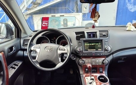 Toyota Highlander III, 2011 год, 1 800 000 рублей, 26 фотография