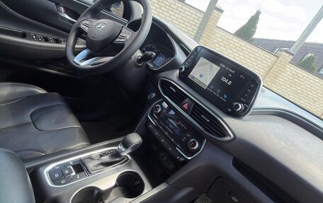 Hyundai Santa Fe IV, 2018 год, 2 999 999 рублей, 14 фотография