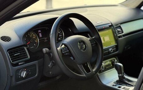 Volkswagen Touareg III, 2011 год, 2 399 999 рублей, 29 фотография