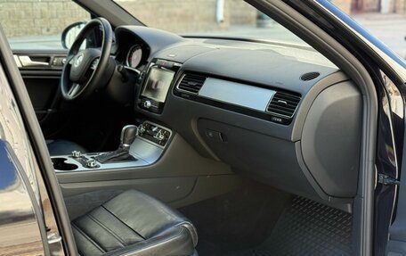 Volkswagen Touareg III, 2011 год, 2 399 999 рублей, 32 фотография
