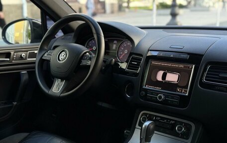 Volkswagen Touareg III, 2011 год, 2 399 999 рублей, 40 фотография