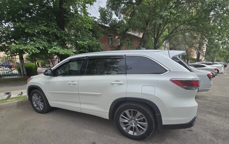 Toyota Highlander III, 2014 год, 2 700 000 рублей, 4 фотография