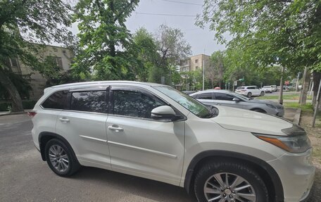 Toyota Highlander III, 2014 год, 2 700 000 рублей, 3 фотография