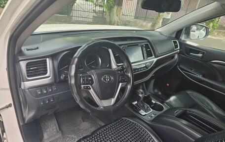 Toyota Highlander III, 2014 год, 2 700 000 рублей, 7 фотография