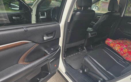 Toyota Highlander III, 2014 год, 2 700 000 рублей, 9 фотография