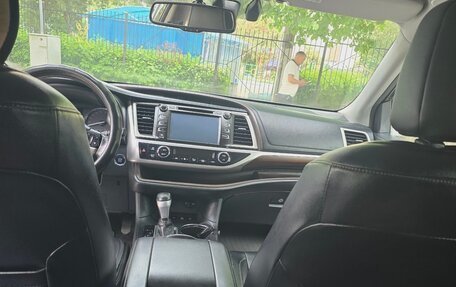 Toyota Highlander III, 2014 год, 2 700 000 рублей, 10 фотография