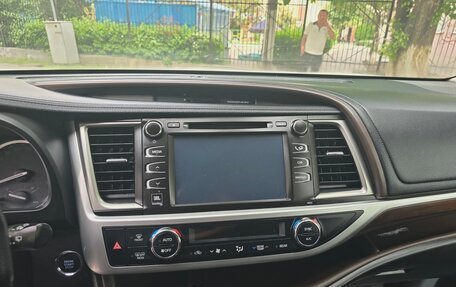 Toyota Highlander III, 2014 год, 2 700 000 рублей, 11 фотография