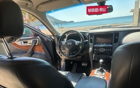 Infiniti QX70, 2014 год, 3 000 000 рублей, 10 фотография