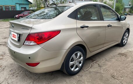 Hyundai Solaris II рестайлинг, 2012 год, 900 000 рублей, 4 фотография