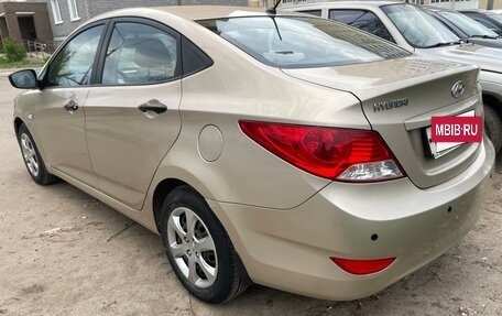 Hyundai Solaris II рестайлинг, 2012 год, 900 000 рублей, 3 фотография