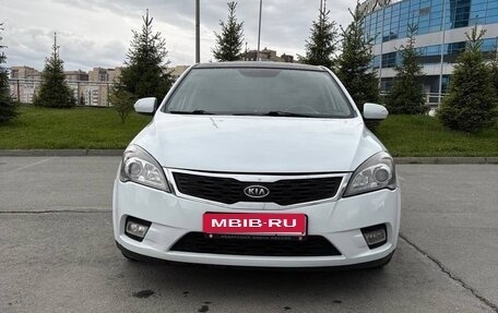 KIA cee'd I рестайлинг, 2011 год, 650 000 рублей, 2 фотография