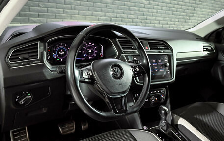 Volkswagen Tiguan II, 2019 год, 2 680 000 рублей, 13 фотография