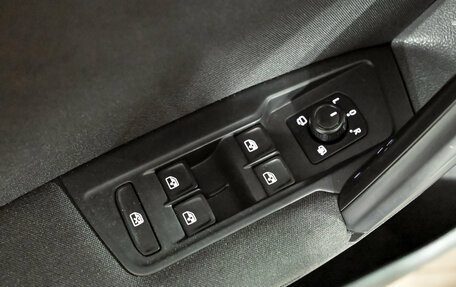Volkswagen Tiguan II, 2019 год, 2 680 000 рублей, 14 фотография