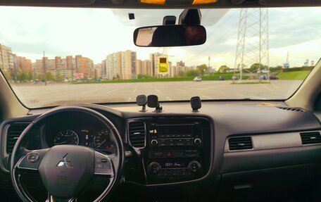 Mitsubishi Outlander III рестайлинг 3, 2017 год, 1 350 000 рублей, 9 фотография