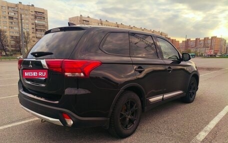 Mitsubishi Outlander III рестайлинг 3, 2017 год, 1 350 000 рублей, 4 фотография