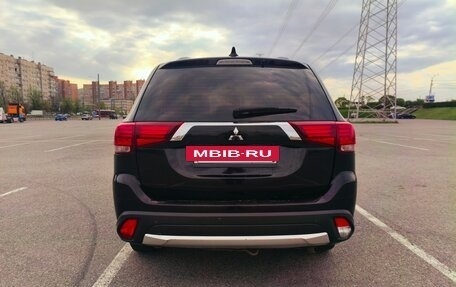 Mitsubishi Outlander III рестайлинг 3, 2017 год, 1 350 000 рублей, 6 фотография